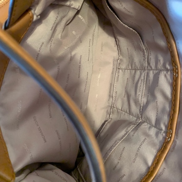 Michael Kors purse - Picture 2 of 8